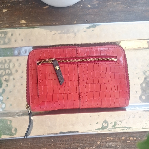 Red Crocodile-Embossed Wallet - Picture 3 of 9